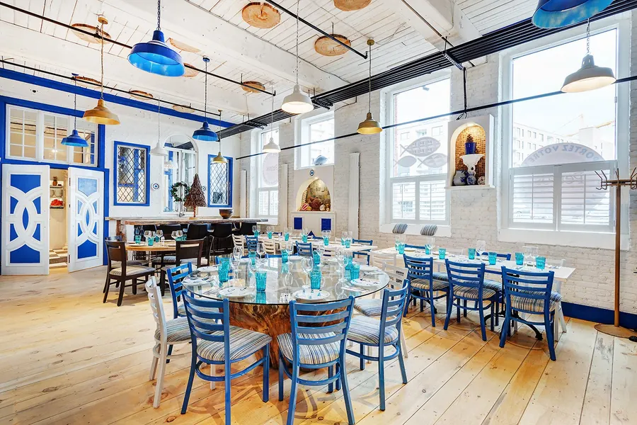 Ambiance de la salle — Restaurant Petros Griffintown